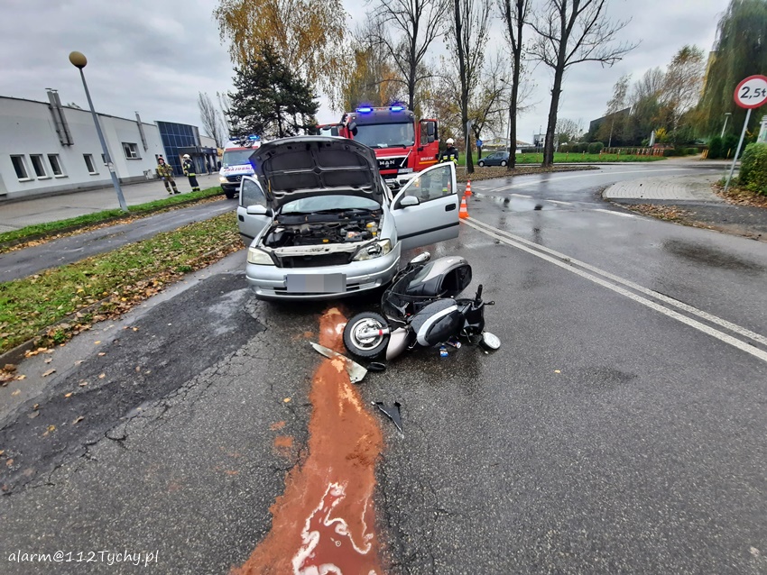 ZDERZENIE OSOBÓWKI ZE SKUTEREM NA UL. GRANITOWEJ W BIERUNIU ZDERZENIE OSOBÓWKI ZE SKUTEREM NA UL. GRANITOWEJ W BIERUNIU