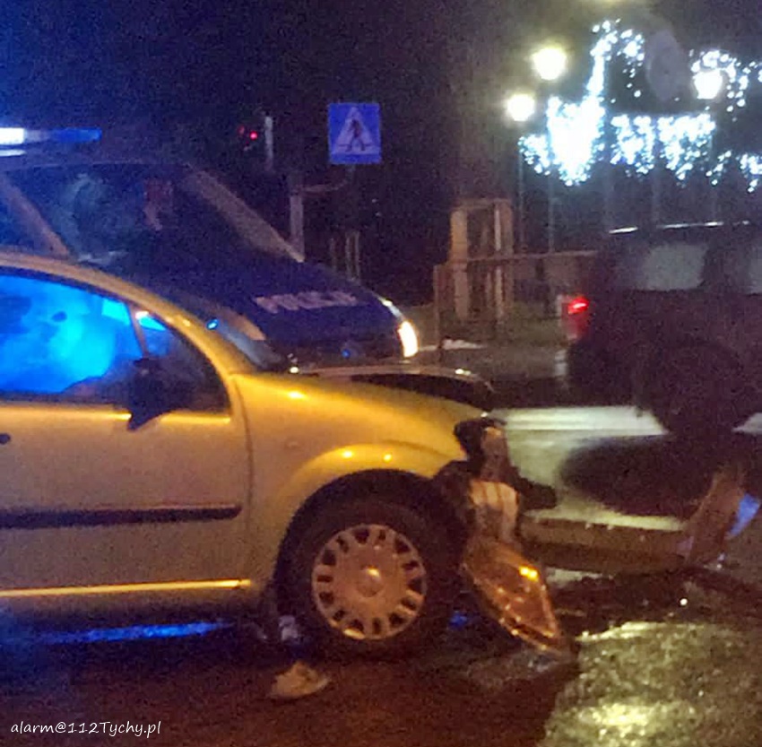 ZDERZENIE OSOBÓWKI Z CIĘŻARÓWKĄ W BIERUNIU ZDERZENIE OSOBÓWKI Z CIĘŻARÓWKĄ W BIERUNIU