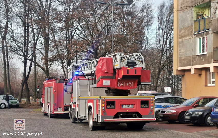 INTERWENCJA SLUŻB RATUNKOWYCH W BUDYNKU WIELORODZINNYM PRZY AL. BIELSKIEJ 80 - 82 INTERWENCJA SLUŻB RATUNKOWYCH W BUDYNKU WIELORODZINNYM PRZY AL. BIELSKIEJ 80 - 82