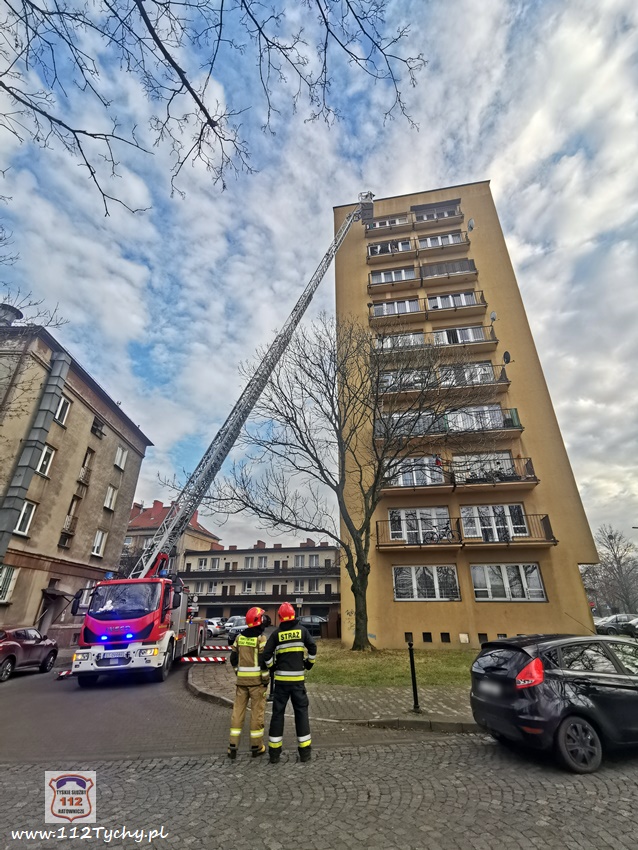 INTERWENCJA SLUŻB RATUNKOWYCH W BUDYNKU WIELORODZINNYM PRZY AL. BIELSKIEJ 80 - 82 INTERWENCJA SLUŻB RATUNKOWYCH W BUDYNKU WIELORODZINNYM PRZY AL. BIELSKIEJ 80 - 82