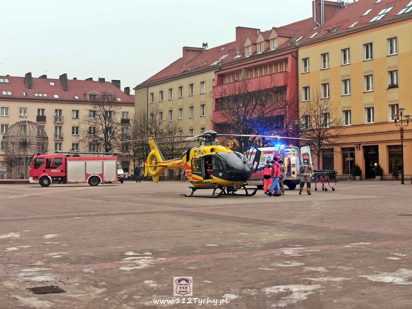 NZK U MŁODEJ KOBIETY NA UL. BUDOWLANYCH - INTERWENCJA SŁUŻB RATUNKOWYCH NZK U MŁODEJ KOBIETY NA UL. BUDOWLANYCH - INTERWENCJA SŁUŻB RATUNKOWYCH