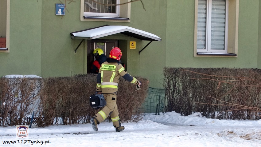 INTERWENCJA SŁUŻB RATUNKOWYCH W TYM ZAŁOGI ŚMIGŁOWCA LPR - RATOWNIK 4 PRZY UL. CIASNEJ INTERWENCJA SŁUŻB RATUNKOWYCH W TYM ZAŁOGI ŚMIGŁOWCA LPR - RATOWNIK 4 PRZY UL. CIASNEJ