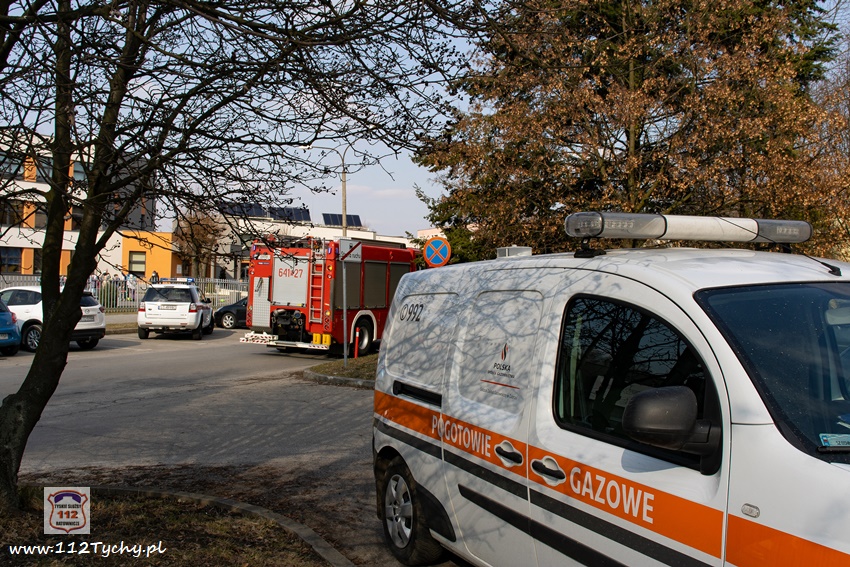INTERWENCJA SŁUŻB RATUNKOWYCH W SZKOLE PODSTAWOWEJ NR 37 PRZY UL. KONECZNEGO INTERWENCJA SŁUŻB RATUNKOWYCH W SZKOLE PODSTAWOWEJ NR 37 PRZY UL. KONECZNEGO