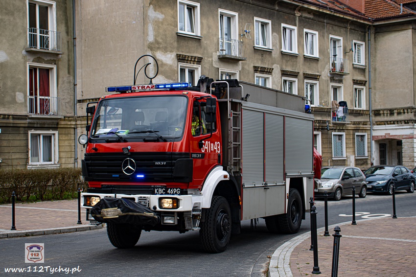 INTERWENCJA STRAŻY POŻARNEJ I POGOTOWIA GAZOWEGO W BUDYNKU WIELORODZINNYM PRZY UL. ARKADOWEJ INTERWENCJA STRAŻY POŻARNEJ I POGOTOWIA GAZOWEGO W BUDYNKU WIELORODZINNYM PRZY UL. ARKADOWEJ