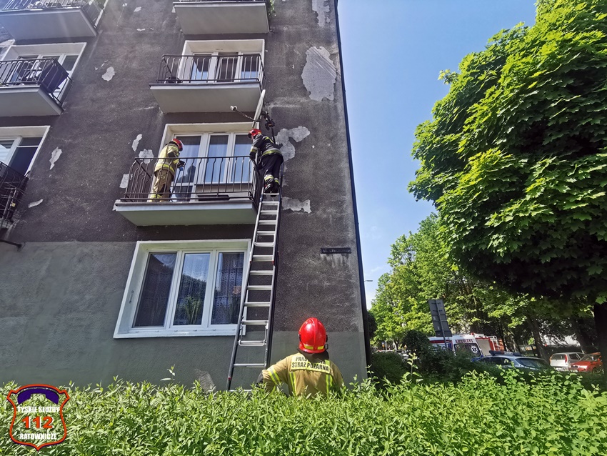 INTERWENCJA SŁUŻB RATUNKOWYCH W BUDYNKU WIELORODZINNYM PRZY UL. CYGANERII INTERWENCJA SŁUŻB RATUNKOWYCH W BUDYNKU WIELORODZINNYM PRZY UL. CYGANERII