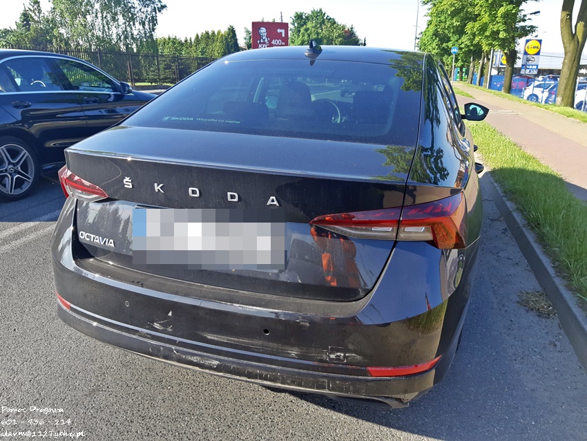 ZDERZENIE CZTERECH POJAZDÓW NA UL. KATOWICKIEJ ZDERZENIE CZTERECH POJAZDÓW NA UL. KATOWICKIEJ