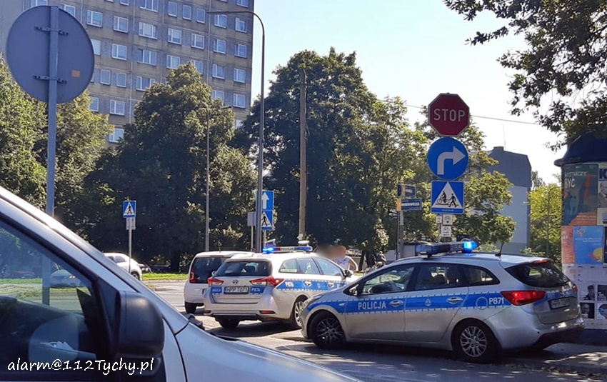 POTRĄCENIE ROWERZYSTKI NA UL. SIENKIEWICZA POTRĄCENIE ROWERZYSTKI NA UL. SIENKIEWICZA