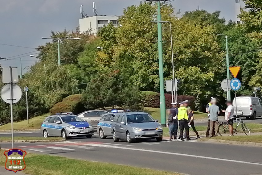POTRĄCENIE ROWERZYSTY NA OZNAKOWANYM PRZEJŚCIU DLA PIESZYCH PRZY AL. JANA PAWŁA II POTRĄCENIE ROWERZYSTY NA OZNAKOWANYM PRZEJŚCIU DLA PIESZYCH PRZY AL. JANA PAWŁA II
