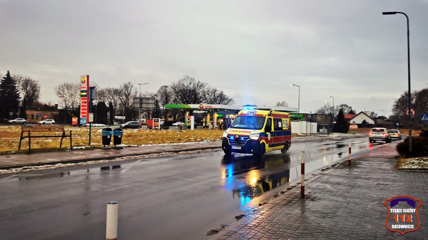 INTERWENCJA SŁUŻB RATUNKOWYCH W DOMU PRZY UL. MĄKOŁOWSKIEJ INTERWENCJA SŁUŻB RATUNKOWYCH W DOMU PRZY UL. MĄKOŁOWSKIEJ