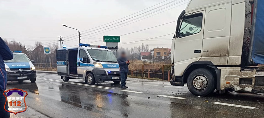 ZDERZENIE TRZECH POJAZDÓW NA UL. IMIELIŃSKIEJ W IMIELINIE ZDERZENIE TRZECH POJAZDÓW NA UL. IMIELIŃSKIEJ W IMIELINIE