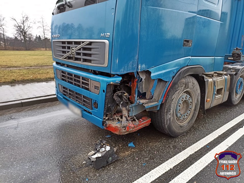ZDERZENIE TRZECH POJAZDÓW NA UL. IMIELIŃSKIEJ W IMIELINIE ZDERZENIE TRZECH POJAZDÓW NA UL. IMIELIŃSKIEJ W IMIELINIE