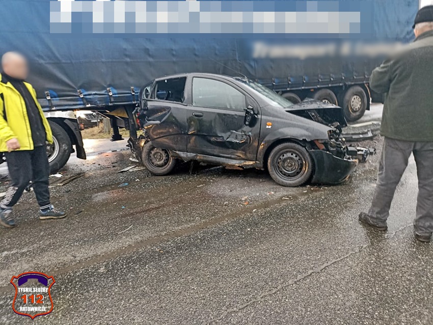 ZDERZENIE TRZECH POJAZDÓW NA UL. IMIELIŃSKIEJ W IMIELINIE ZDERZENIE TRZECH POJAZDÓW NA UL. IMIELIŃSKIEJ W IMIELINIE