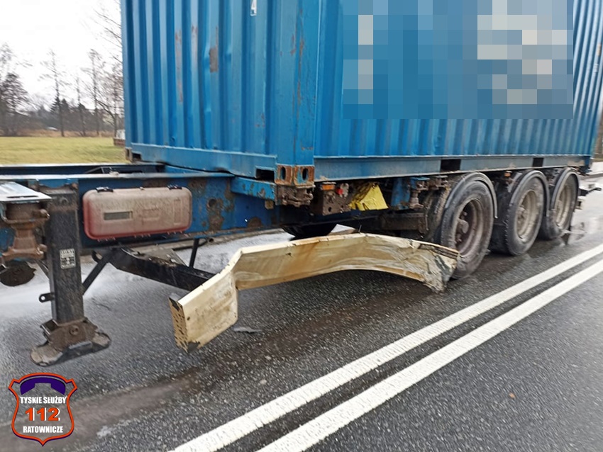 ZDERZENIE TRZECH POJAZDÓW NA UL. IMIELIŃSKIEJ W IMIELINIE ZDERZENIE TRZECH POJAZDÓW NA UL. IMIELIŃSKIEJ W IMIELINIE