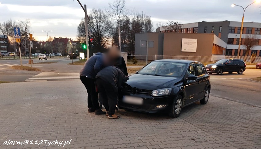 KOLIZJA DWÓCH OSOBÓWEK NA SKRZYŻOWANIU UL. LEGIONÓW POLSKICH - STOCZNIOWCÓW 70 - KONECZNEGO KOLIZJA DWÓCH OSOBÓWEK NA SKRZYŻOWANIU UL. LEGIONÓW POLSKICH - STOCZNIOWCÓW 70 - KONECZNEGO