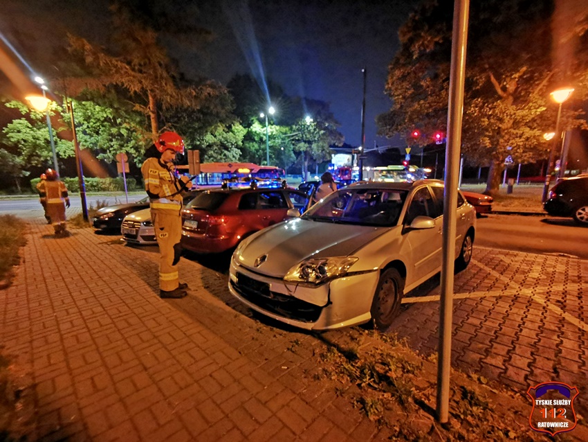 WIECZORNA KOLIZJA DWÓCH OSOBÓWEK WIECZORNA KOLIZJA DWÓCH OSOBÓWEK