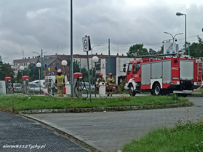POŻAR ODKURZACZA NA MYJNI SAMOOBSŁUGOWEJ PRZY UL. STOCZNIOWCÓW 70 POŻAR ODKURZACZA NA MYJNI SAMOOBSŁUGOWEJ PRZY UL. STOCZNIOWCÓW 70