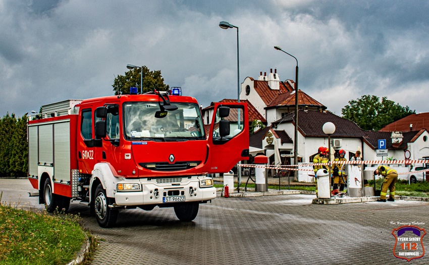 POŻAR ODKURZACZA NA MYJNI SAMOOBSŁUGOWEJ PRZY UL. STOCZNIOWCÓW 70 POŻAR ODKURZACZA NA MYJNI SAMOOBSŁUGOWEJ PRZY UL. STOCZNIOWCÓW 70