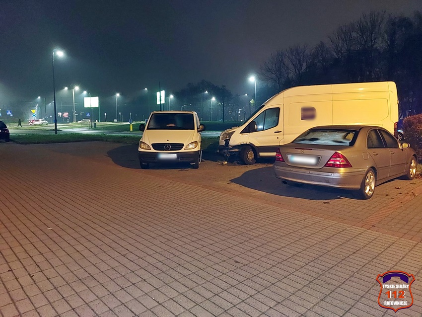 UJĘCIE PIJANEGO KIEROWCY NA UL. PAPROCAŃSKIEJ PRZEZ STRAŻ MIEJSKĄ UJĘCIE PIJANEGO KIEROWCY NA UL. PAPROCAŃSKIEJ PRZEZ STRAŻ MIEJSKĄ