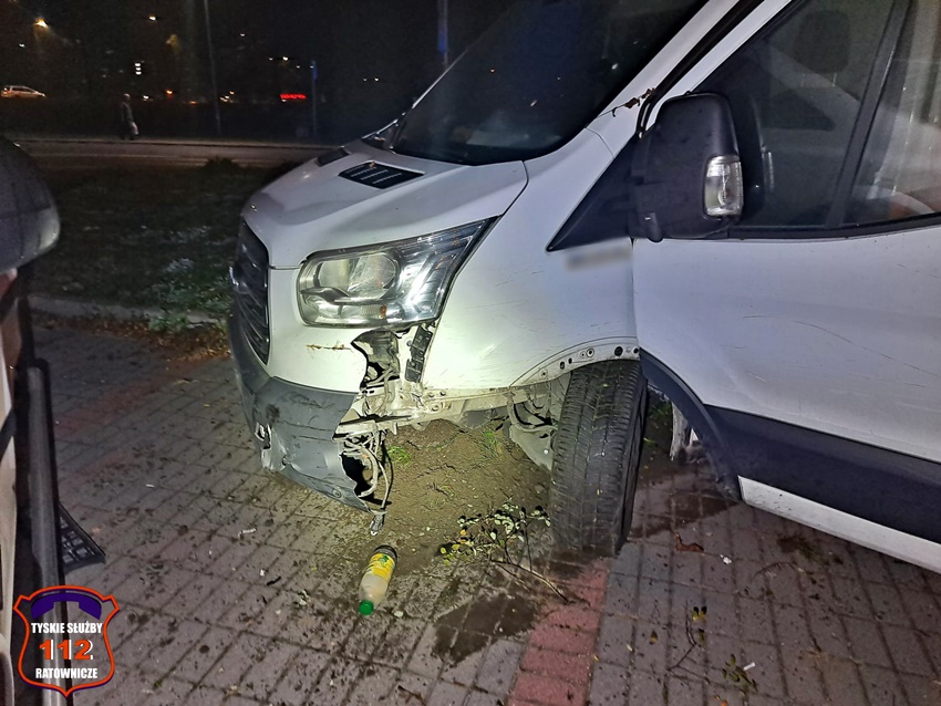 UJĘCIE PIJANEGO KIEROWCY NA UL. PAPROCAŃSKIEJ PRZEZ STRAŻ MIEJSKĄ UJĘCIE PIJANEGO KIEROWCY NA UL. PAPROCAŃSKIEJ PRZEZ STRAŻ MIEJSKĄ