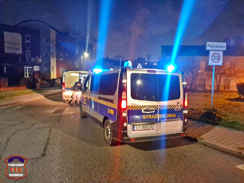 UJĘCIE PIJANEGO KIEROWCY NA UL. PAPROCAŃSKIEJ PRZEZ STRAŻ MIEJSKĄ UJĘCIE PIJANEGO KIEROWCY NA UL. PAPROCAŃSKIEJ PRZEZ STRAŻ MIEJSKĄ