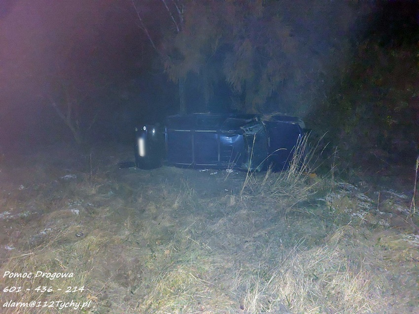 ZDERZENIE DWÓCH SAMOCHODÓW NA SKRZYŻOWANIU UL. MIKOŁOWSKA - WIERZBOWA ZDERZENIE DWÓCH SAMOCHODÓW NA SKRZYŻOWANIU UL. MIKOŁOWSKA - WIERZBOWA