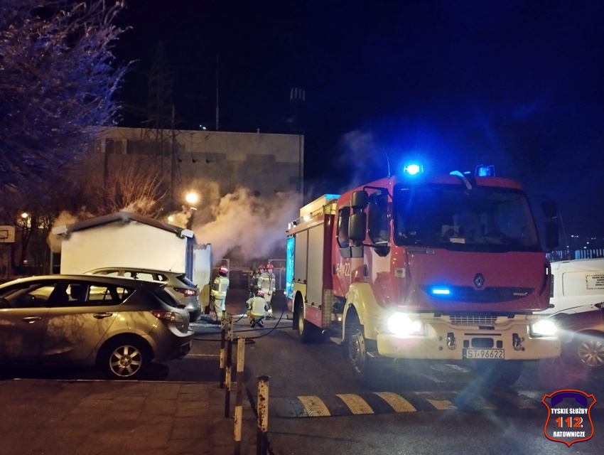 POŻAR ALTANY ŚMIETNIKOWEJ PRZY UL. MYŚLIWSKIEJ POŻAR ALTANY ŚMIETNIKOWEJ PRZY UL. MYŚLIWSKIEJ
