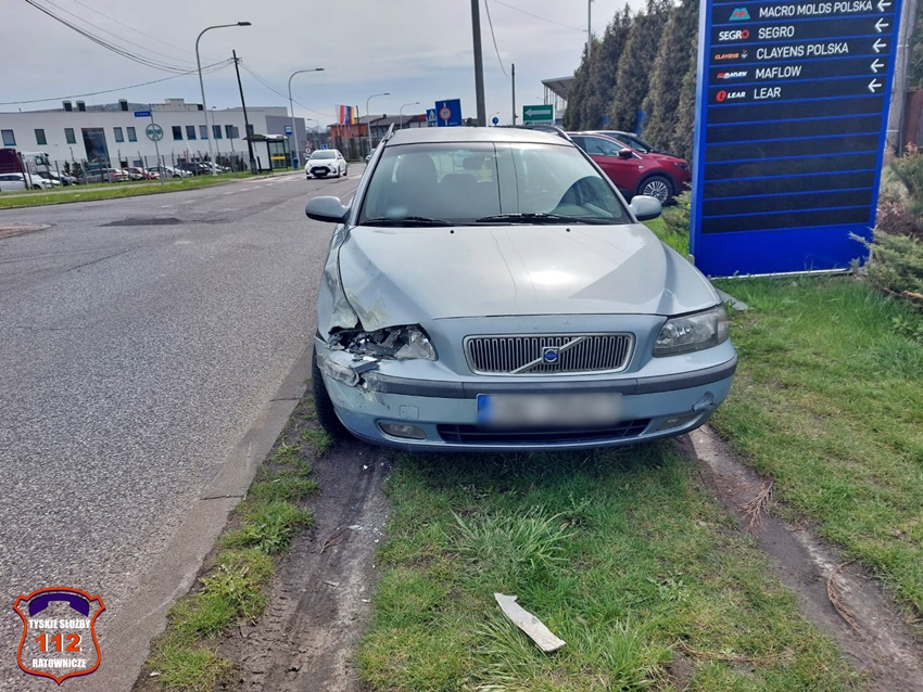 ZDERZENIE OSOBÓWKI Z AUTOBUSEM KOMUNIKACJI MIEJSKIEJ NA SKRZYŻOWANIU UL. CIELMICKA - STREFOWA ZDERZENIE OSOBÓWKI Z AUTOBUSEM KOMUNIKACJI MIEJSKIEJ NA SKRZYŻOWANIU UL. CIELMICKA - STREFOWA