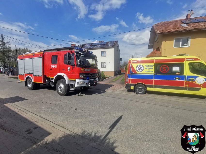 INTERWENCJA SŁUŻB RATUNKOWYCH NA UL. DĄBROWSKIEJ W BOJSZOWACH INTERWENCJA SŁUŻB RATUNKOWYCH NA UL. DĄBROWSKIEJ W BOJSZOWACH