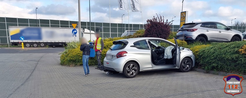 ZDERZENIE TRZECH POJAZDÓW NA UL. BESKIDZKIEJ ZDERZENIE TRZECH POJAZDÓW NA UL. BESKIDZKIEJ