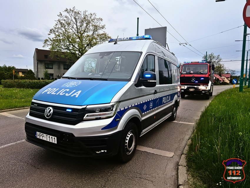 ZDERZENIE DWÓCH OSOBÓWEK NA SKRZYŻOWANIU UL. SIKORSKIEGO - PAPROCAŃSKA ZDERZENIE DWÓCH OSOBÓWEK NA SKRZYŻOWANIU UL. SIKORSKIEGO - PAPROCAŃSKA