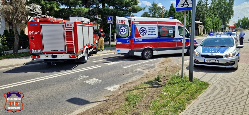 OSOBÓWKĄ UDERZYŁ W ZNAKI DROGOWE NA UL. OŚWIĘCIMSKIEJ W BIERUNIU OSOBÓWKĄ UDERZYŁ W ZNAKI DROGOWE NA UL. OŚWIĘCIMSKIEJ W BIERUNIU