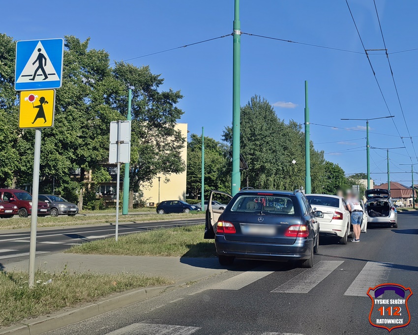 ZDERZENIE DWÓCH OSOBÓWEK NA UL. SIKORSKIEGO ZDERZENIE DWÓCH OSOBÓWEK NA UL. SIKORSKIEGO