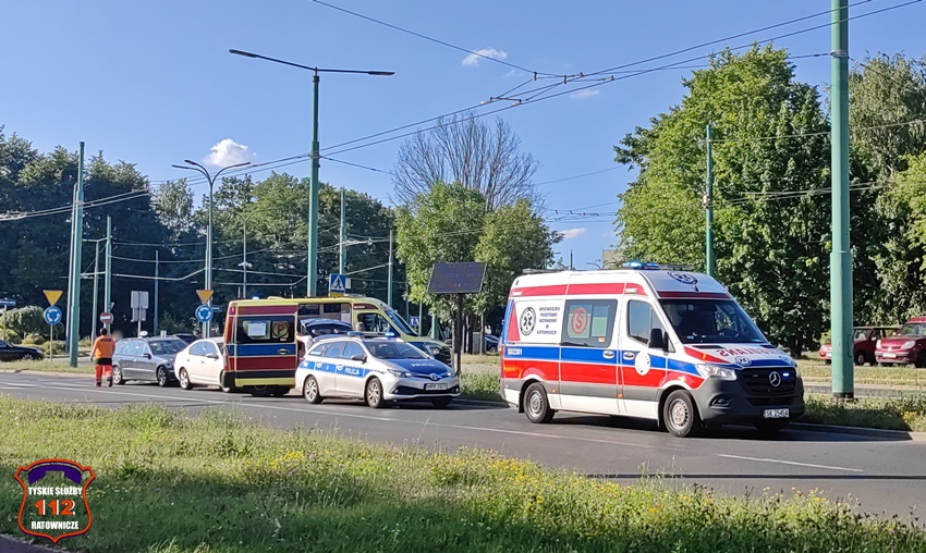 ZDERZENIE DWÓCH OSOBÓWEK NA UL. SIKORSKIEGO ZDERZENIE DWÓCH OSOBÓWEK NA UL. SIKORSKIEGO