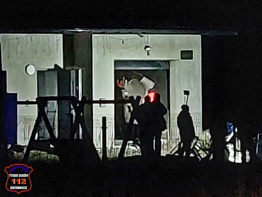 POŻAR GARAŻU DOMU PRZY UL. ŁĄCZNEJ POŻAR GARAŻU DOMU PRZY UL. ŁĄCZNEJ