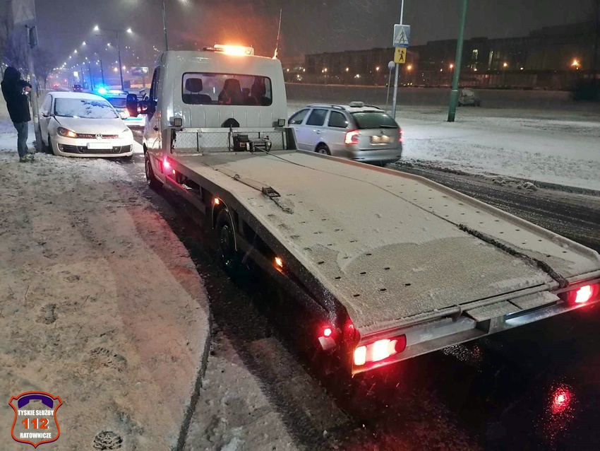 ZDERZENIE DWÓCH OSOBÓWEK NA AL. PIŁSUDSKIEGO ZDERZENIE DWÓCH OSOBÓWEK NA AL. PIŁSUDSKIEGO