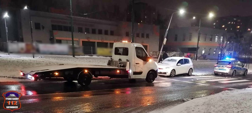 ZDERZENIE DWÓCH OSOBÓWEK NA AL. PIŁSUDSKIEGO ZDERZENIE DWÓCH OSOBÓWEK NA AL. PIŁSUDSKIEGO