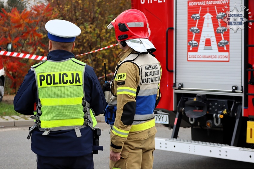 DACHOWANIE OSOBÓWKI NA UL. OBYWATELSKIEJ - KIEROWCA PIJANY DACHOWANIE OSOBÓWKI NA UL. OBYWATELSKIEJ - KIEROWCA PIJANY