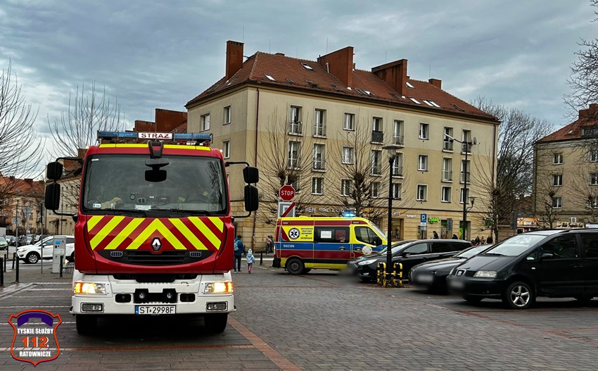 ZATRZYMANIE KRĄŻENIA U MĘŻCZYZNY NA CHODNIKU PRZY UL. BIBLIOTECZNEJ ZATRZYMANIE KRĄŻENIA U MĘŻCZYZNY NA CHODNIKU PRZY UL. BIBLIOTECZNEJ