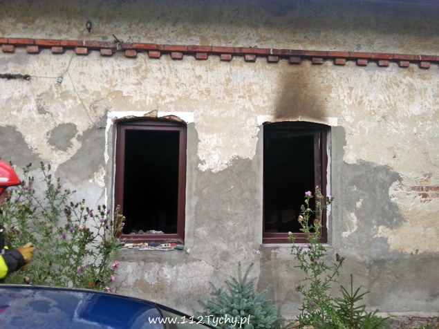 Pożar domu na ul. Wiejskiej Pożar domu na ul. Wiejskiej