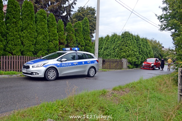 Kolizja na skrzyżowaniu Wierzbowej i Szkolnej Kolizja na skrzyżowaniu Wierzbowej i Szkolnej